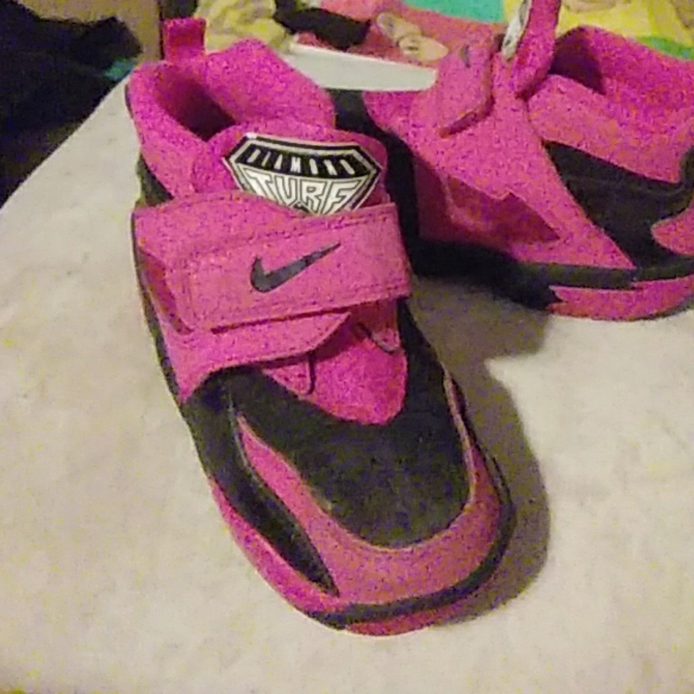 Girls diamond turf nike